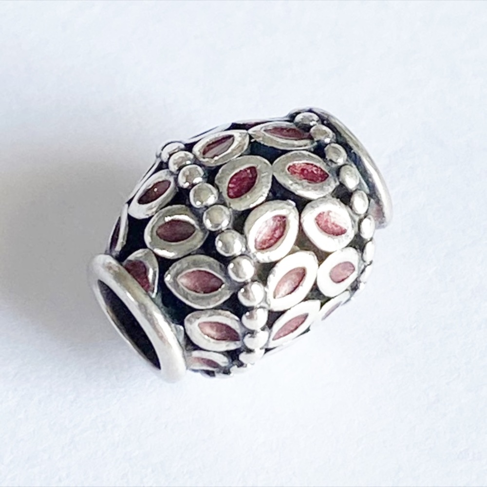 Pandora Climbing Ivy Bordeaux Red Charm